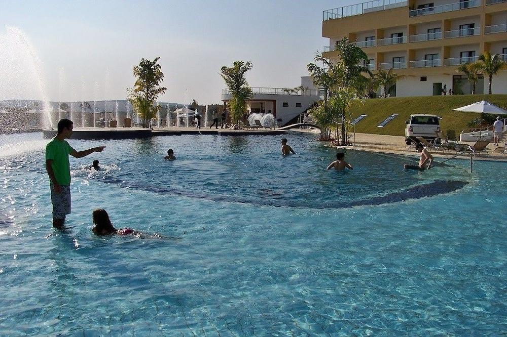 Ramada By Wyndham Furnaspark Formiga Exterior photo