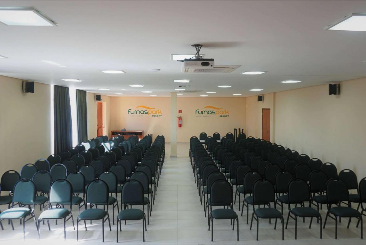 Ramada By Wyndham Furnaspark Formiga Exterior photo