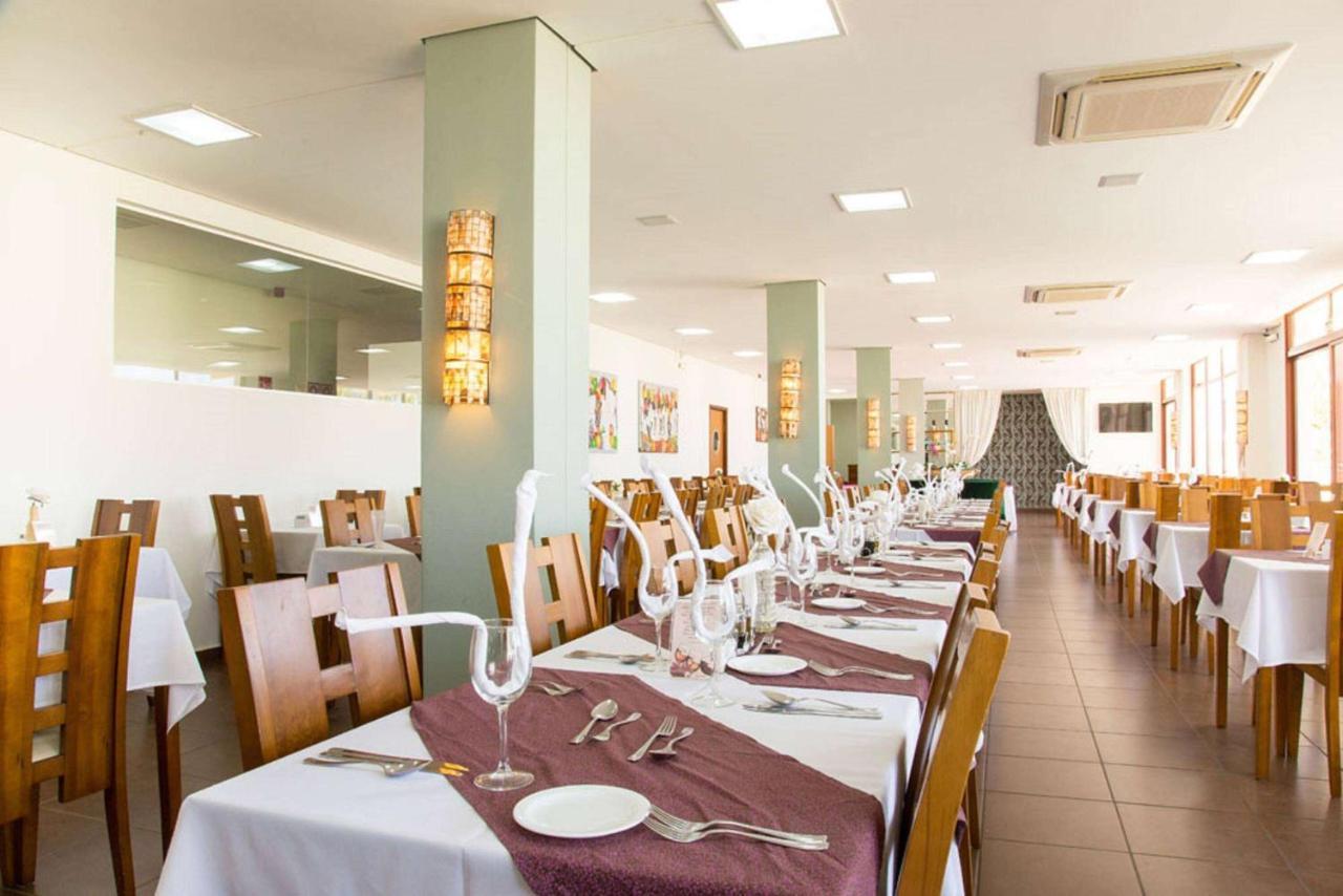 Ramada By Wyndham Furnaspark Formiga Exterior photo