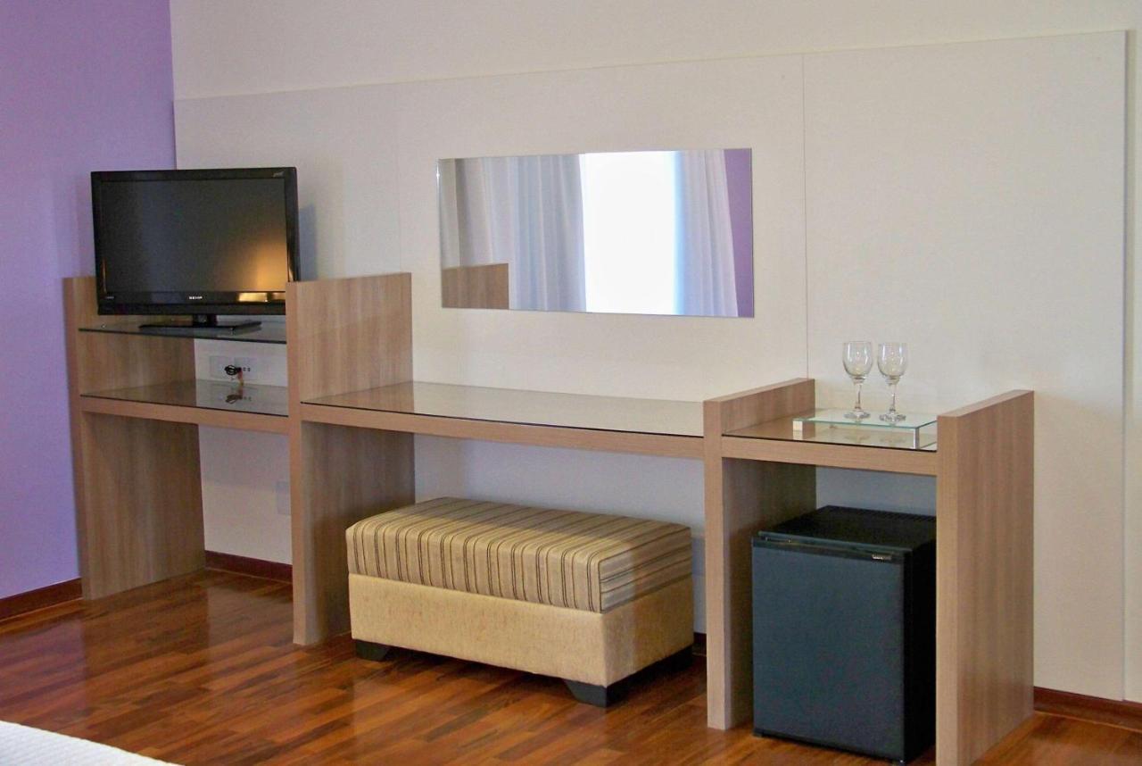 Ramada By Wyndham Furnaspark Formiga Exterior photo