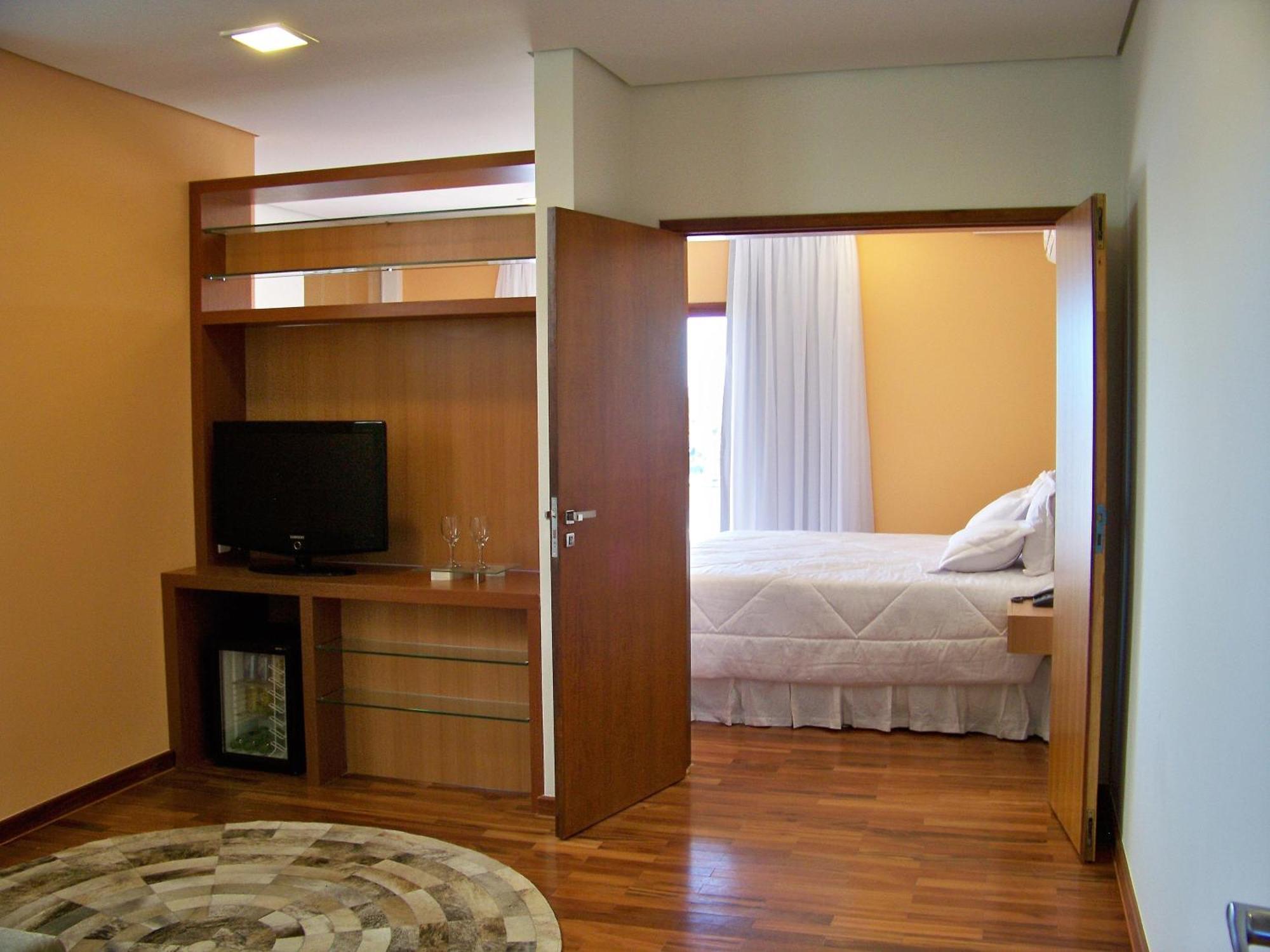 Ramada By Wyndham Furnaspark Formiga Exterior photo