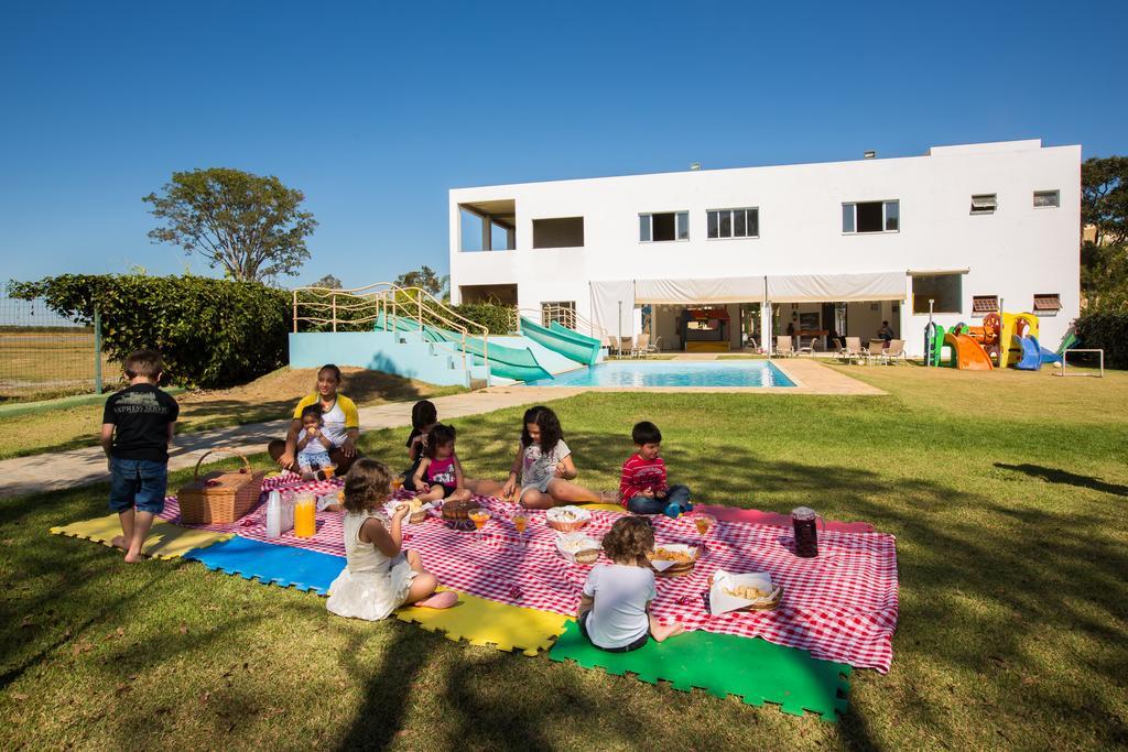 Ramada By Wyndham Furnaspark Formiga Exterior photo